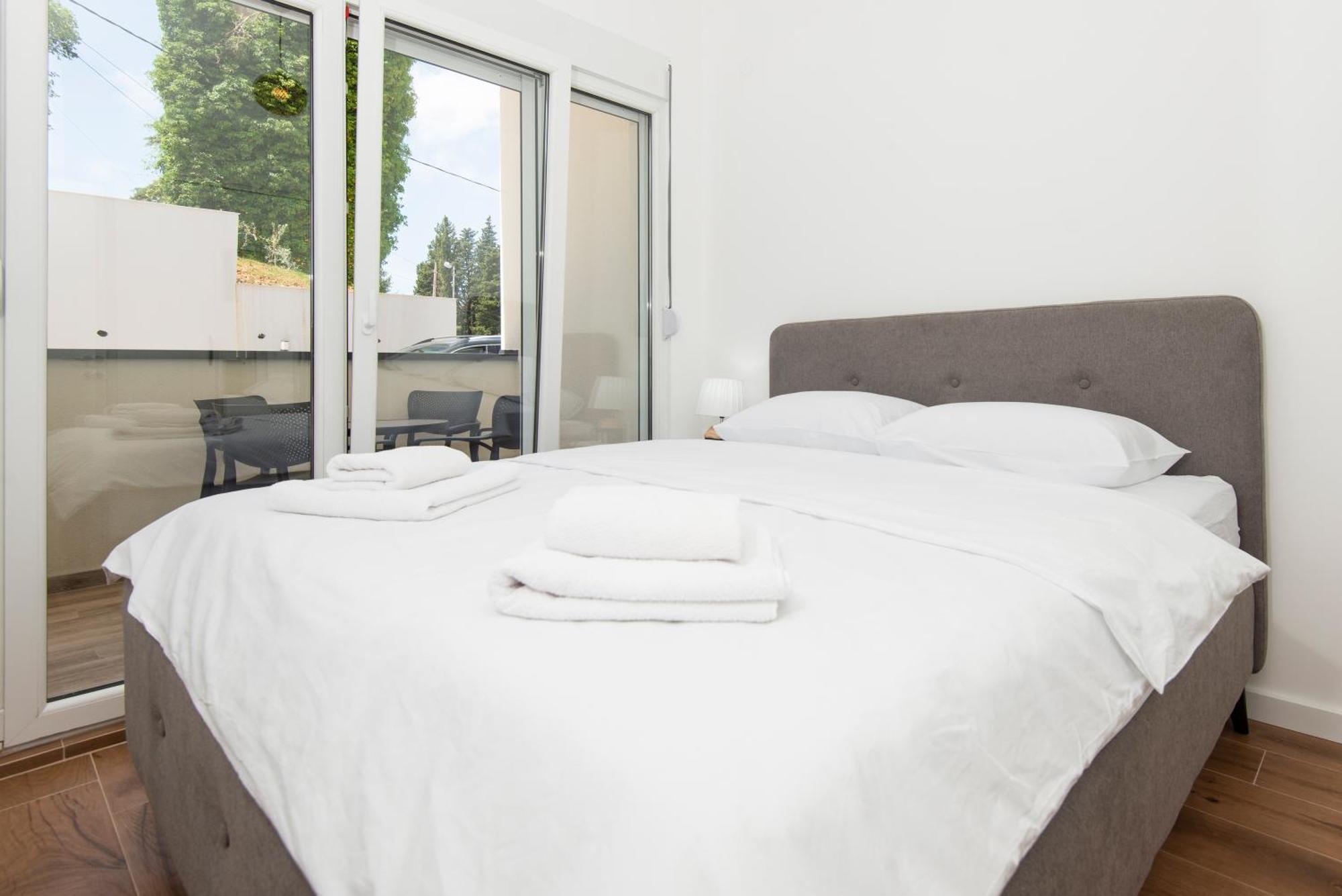 Al Mare Apartments โกตอร์ ภายนอก รูปภาพ