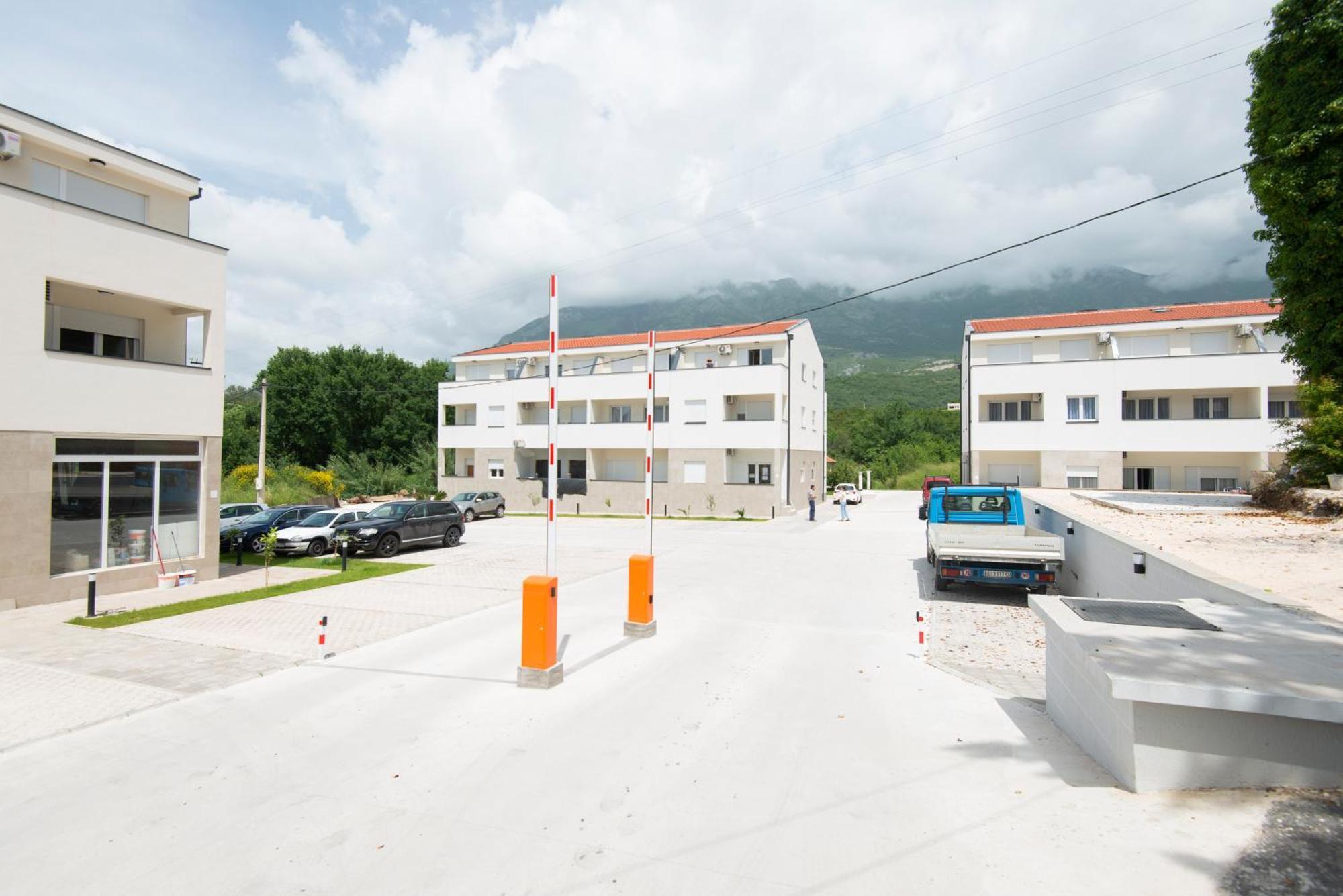 Al Mare Apartments โกตอร์ ภายนอก รูปภาพ
